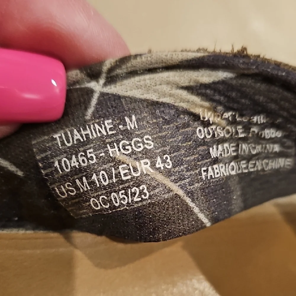 OLUKAI MENS Brown Flip Flop Sandals - Picture 4 of 4